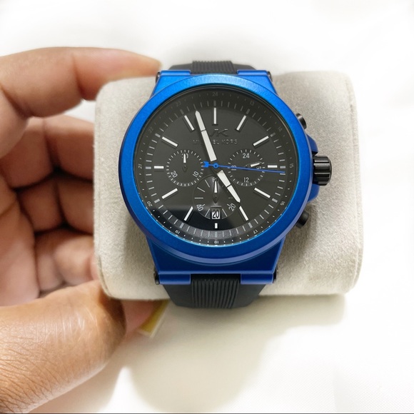 MICHAEL KORS DYLAN BLACK SILICONE STRAP WATCH - Picture 3 of 12